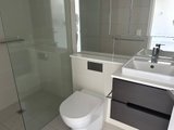 https://images.listonce.com.au/custom/160x/listings/503100-lorimer-street-docklands-vic-3008/409/01781409_img_05.jpg?HDPECfSjVkc