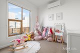 https://images.listonce.com.au/custom/160x/listings/51-5-heversham-grove-greenvale-vic-3059/453/01915453_img_08.jpg?Ze-dKSs1ars