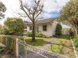 https://images.listonce.com.au/custom/160x/listings/51-albert-hill-road-lilydale-vic-3140/265/01524265_img_02.jpg?A5jataCX3kQ