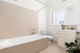 https://images.listonce.com.au/custom/160x/listings/51-avoca-court-elwood-vic-3184/583/01809583_img_09.jpg?DV9T54Jf064
