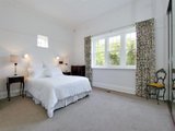 https://images.listonce.com.au/custom/160x/listings/51-cookson-street-camberwell-vic-3124/487/00829487_img_08.jpg?5vPXZzh6uAE