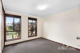 https://images.listonce.com.au/custom/160x/listings/51-elonera-avenue-greensborough-vic-3088/796/01909796_img_06.jpg?x0y64a_TpXc