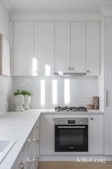 https://images.listonce.com.au/custom/160x/listings/51-henry-street-prahran-vic-3181/287/01751287_img_06.jpg?BU1M1mTvinE
