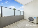 https://images.listonce.com.au/custom/160x/listings/511-blair-street-lilydale-vic-3140/977/01525977_img_12.jpg?8r2kN4-BINw