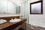 https://images.listonce.com.au/custom/160x/listings/5111-rattray-road-montmorency-vic-3094/790/01371790_img_09.jpg?h6-8OehG1vw
