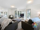 https://images.listonce.com.au/custom/160x/listings/5113-15-hewish-road-croydon-vic-3136/542/01525542_img_02.jpg?-viTMaxFdgU