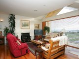 https://images.listonce.com.au/custom/160x/listings/5113-the-esplanade-williamstown-vic-3016/199/01614199_img_03.jpg?2MpU_w73iYk