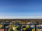 https://images.listonce.com.au/custom/160x/listings/5115-sovereign-point-court-doncaster-vic-3108/779/00989779_img_16.jpg?gy-VwDceypY