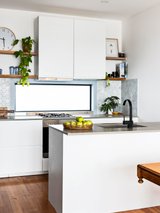 https://images.listonce.com.au/custom/160x/listings/5117-melville-road-brunswick-west-vic-3055/828/00962828_img_03.jpg?wYOf1Onow6M