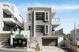 https://images.listonce.com.au/custom/160x/listings/512-red-hill-terrace-doncaster-east-vic-3109/466/01359466_img_13.jpg?P7Bzrrg9ZUg