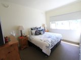 https://images.listonce.com.au/custom/160x/listings/513-peel-street-black-hill-vic-3350/844/01575844_img_05.jpg?FlDW74MC44I