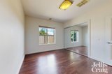https://images.listonce.com.au/custom/160x/listings/5132-lebanon-street-strathmore-vic-3041/020/01971020_img_07.jpg?19OzWOkkUjY