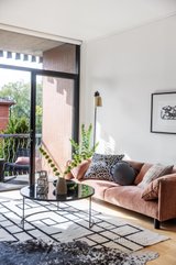 https://images.listonce.com.au/custom/160x/listings/514-st-leonards-avenue-st-kilda-vic-3182/178/01581178_img_08.jpg?GH5kXhTHi3w