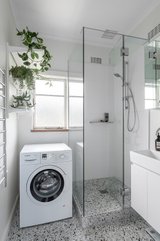 https://images.listonce.com.au/custom/160x/listings/5147-victoria-road-hawthorn-east-vic-3123/398/00889398_img_05.jpg?6wPn4Hoh7Ys