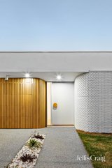 https://images.listonce.com.au/custom/160x/listings/516-victoria-street-brunswick-west-vic-3055/856/01807856_img_09.jpg?otdUQPNKxvE