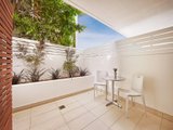 https://images.listonce.com.au/custom/160x/listings/517-pine-avenue-elwood-vic-3184/642/01794642_img_02.jpg?UpU6TUt3M8s