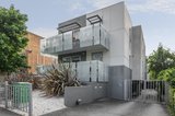 https://images.listonce.com.au/custom/160x/listings/5185-auburn-road-hawthorn-vic-3122/081/01906081_img_08.jpg?4Yd0LUbo0Rw