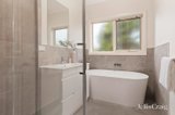 https://images.listonce.com.au/custom/160x/listings/519-braemar-street-croydon-vic-3136/115/01752115_img_07.jpg?5jXEs70Crls