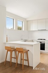 https://images.listonce.com.au/custom/160x/listings/519-reeve-court-cheltenham-vic-3192/889/01844889_img_07.jpg?tVTyDvtEVrU