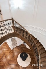 https://images.listonce.com.au/custom/160x/listings/52-alvie-road-mount-waverley-vic-3149/313/01809313_img_13.jpg?IoXLHiTyQT8