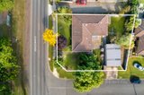 https://images.listonce.com.au/custom/160x/listings/52-beauchamp-street-kyneton-vic-3444/712/01897712_img_03.jpg?OB58iqD975c