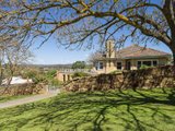 https://images.listonce.com.au/custom/160x/listings/52-bowden-street-castlemaine-vic-3450/374/00616374_img_15.jpg?8LOCNPw4da0