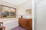 https://images.listonce.com.au/custom/160x/listings/52-bowyers-road-woodend-vic-3442/347/00319347_img_12.jpg?pfZZOutTJIg