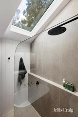 https://images.listonce.com.au/custom/160x/listings/52-fernside-avenue-briar-hill-vic-3088/793/01970793_img_06.jpg?4bDbJf8aE1Q
