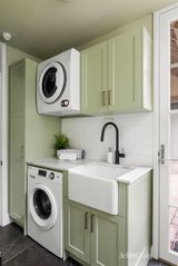 https://images.listonce.com.au/custom/160x/listings/52-fitzgibbon-street-parkville-vic-3052/777/01970777_img_13.jpg?XnfaW1K8p88