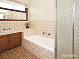 https://images.listonce.com.au/custom/160x/listings/52-guinevere-parade-glen-waverley-vic-3150/660/01658660_img_09.jpg?nwLpTO_sxc0