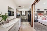 https://images.listonce.com.au/custom/160x/listings/52-headingley-road-mount-waverley-vic-3149/917/00569917_img_07.jpg?TqeQUBHXAe0