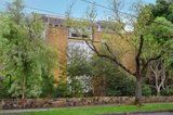 https://images.listonce.com.au/custom/160x/listings/52-maple-grove-toorak-vic-3142/599/00820599_img_08.jpg?Gxafvn4kDe4