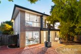 https://images.listonce.com.au/custom/160x/listings/52-maxwell-street-mornington-vic-3931/060/01860060_img_01.jpg?6jVWq3IrIc0