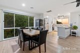 https://images.listonce.com.au/custom/160x/listings/52-maxwell-street-mornington-vic-3931/060/01860060_img_06.jpg?BzHpN6YCirI