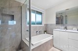 https://images.listonce.com.au/custom/160x/listings/52-maxwell-street-mornington-vic-3931/060/01860060_img_13.jpg?gDoydEZKyXU