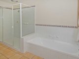 https://images.listonce.com.au/custom/160x/listings/52-meadenhall-drive-st-albans-park-vic-3219/053/01699053_img_05.jpg?ZDh721vzTs4