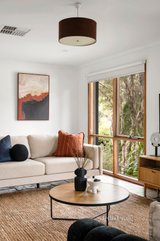 https://images.listonce.com.au/custom/160x/listings/52-parry-road-eltham-north-vic-3095/030/01538030_img_05.jpg?UESH0RHWgQk