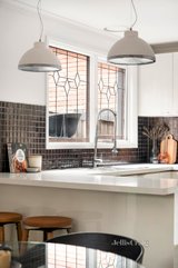 https://images.listonce.com.au/custom/160x/listings/52-parry-road-eltham-north-vic-3095/030/01538030_img_07.jpg?MlouKoqRUqY