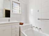 https://images.listonce.com.au/custom/160x/listings/52-powell-street-yarraville-vic-3013/531/01202531_img_08.jpg?lLQNb3fquAc