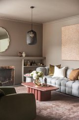 https://images.listonce.com.au/custom/160x/listings/52-renwick-street-glen-iris-vic-3146/045/01706045_img_05.jpg?idgflaQjOTY