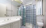 https://images.listonce.com.au/custom/160x/listings/52-rolloway-rise-chirnside-park-vic-3116/058/01705058_img_04.jpg?H1wkSY_YXOI