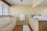 https://images.listonce.com.au/custom/160x/listings/52-summerhill-park-drive-mooroolbark-vic-3138/861/01564861_img_14.jpg?nZiplCu9WVE