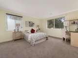 https://images.listonce.com.au/custom/160x/listings/52-warburton-road-canterbury-vic-3126/586/01684586_img_07.jpg?3MiJ7t-ykt4