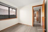 https://images.listonce.com.au/custom/160x/listings/520-windermere-street-redan-vic-3350/642/01724642_img_13.jpg?GfSSLhbm0RI