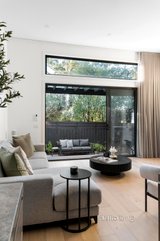 https://images.listonce.com.au/custom/160x/listings/5202-mountain-view-road-briar-hill-vic-3088/470/01701470_img_07.jpg?zMQxV0yyHw8