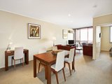 https://images.listonce.com.au/custom/160x/listings/521-park-street-south-melbourne-vic-3205/966/01731966_img_02.jpg?5dKOei8ZQJ8