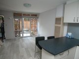 https://images.listonce.com.au/custom/160x/listings/5247-mckean-street-fitzroy-north-vic-3068/108/01817108_img_03.jpg?VDlFx5UacAE