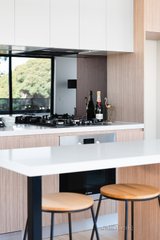 https://images.listonce.com.au/custom/160x/listings/5257-gillies-street-fairfield-vic-3078/970/00707970_img_04.jpg?OVlVUe0o3L0