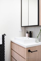 https://images.listonce.com.au/custom/160x/listings/5257-gillies-street-fairfield-vic-3078/970/00707970_img_09.jpg?pxUq7jTsC8I