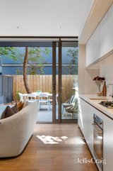 https://images.listonce.com.au/custom/160x/listings/526-leonard-crescent-ascot-vale-vic-3032/731/01903731_img_09.jpg?P4qAe9fZkVc